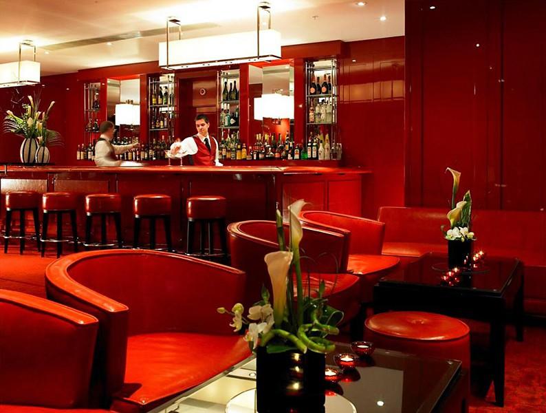 Hotel Jw Marriott Grosvenor House Londra Esterno foto The bar at the Mandarin Oriental, Munich