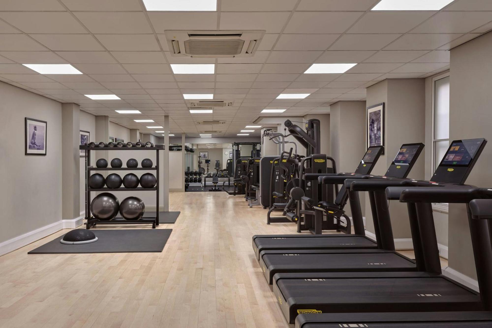 Hotel Jw Marriott Grosvenor House Londra Esterno foto The gym at the London Bridge Hotel