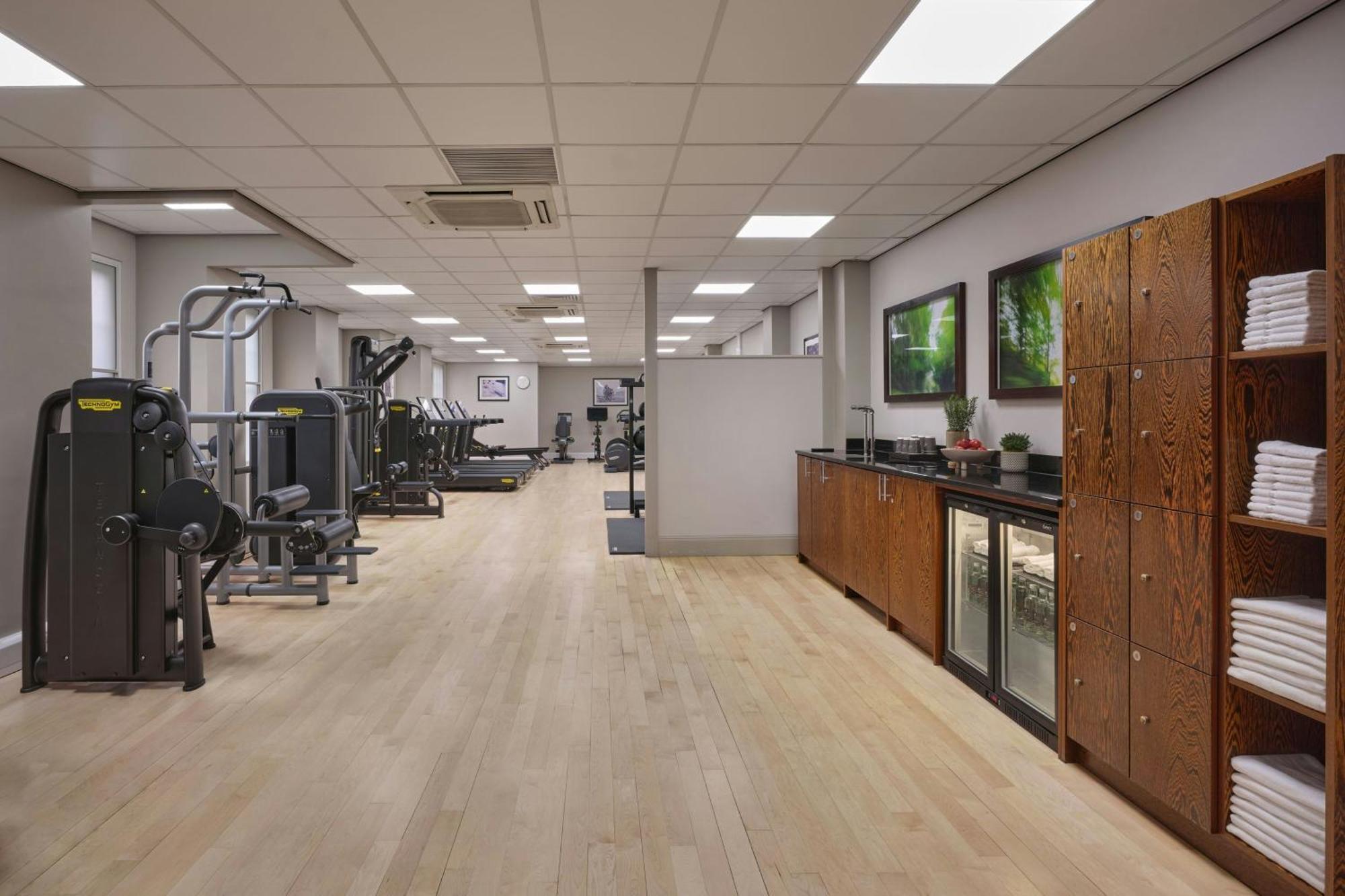 Hotel Jw Marriott Grosvenor House Londra Esterno foto The gym at the London Marriott Grand Hotel