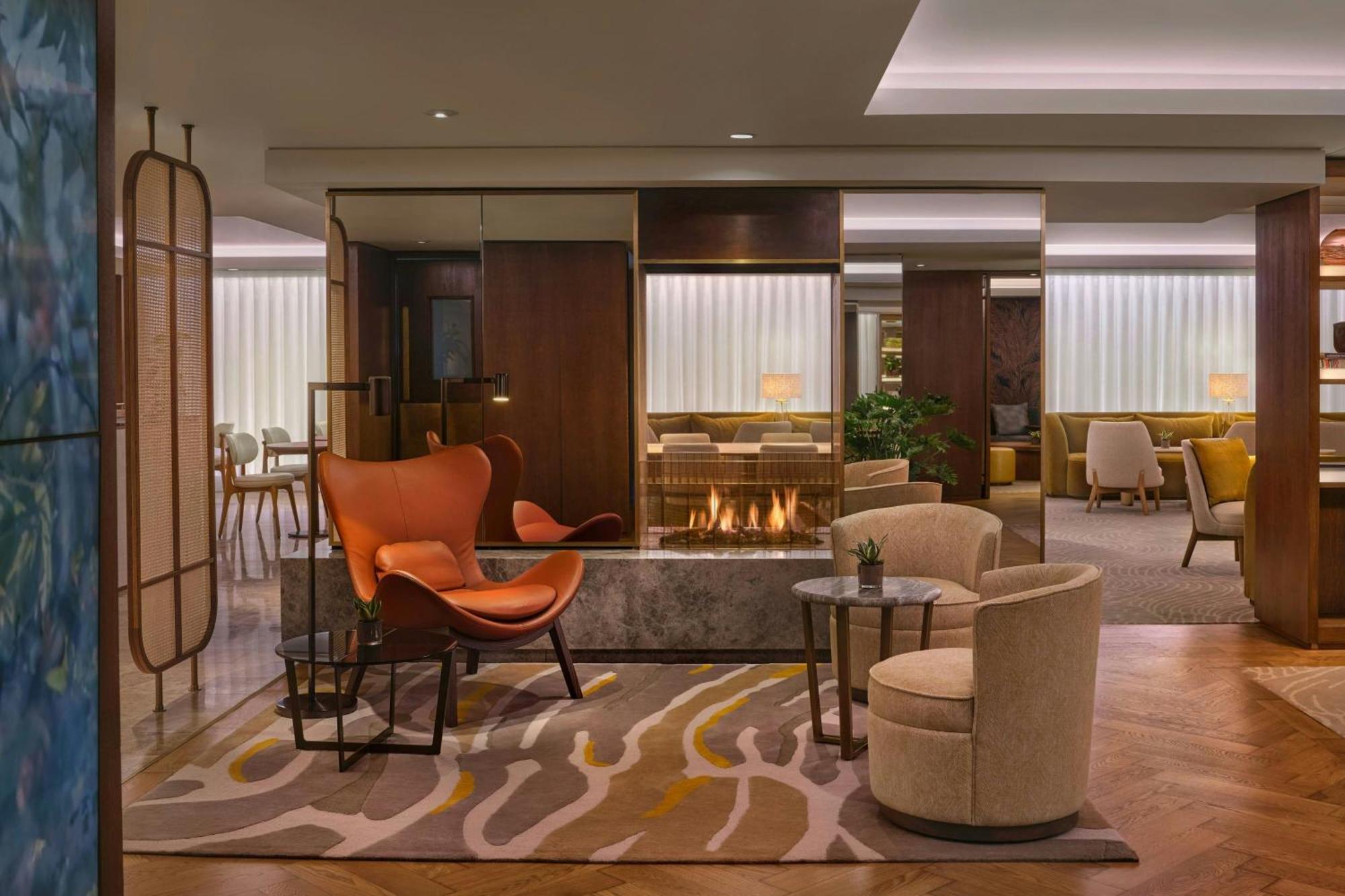 Hotel Jw Marriott Grosvenor House Londra Esterno foto The Club at London Heathrow Airport