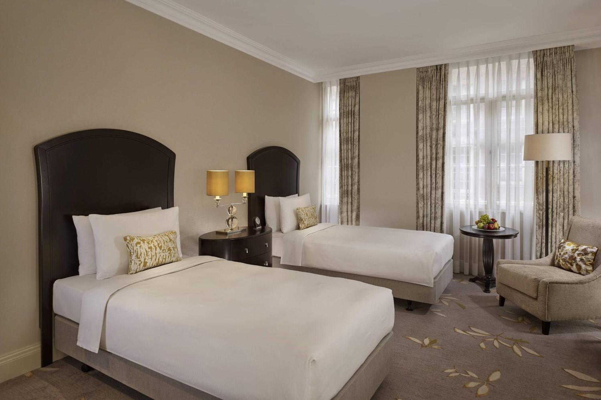 Hotel Jw Marriott Grosvenor House Londra Esterno foto Deluxe Room