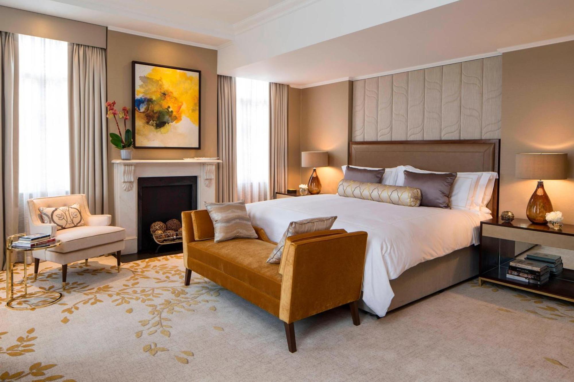 Hotel Jw Marriott Grosvenor House Londra Esterno foto A bedroom at the hotel