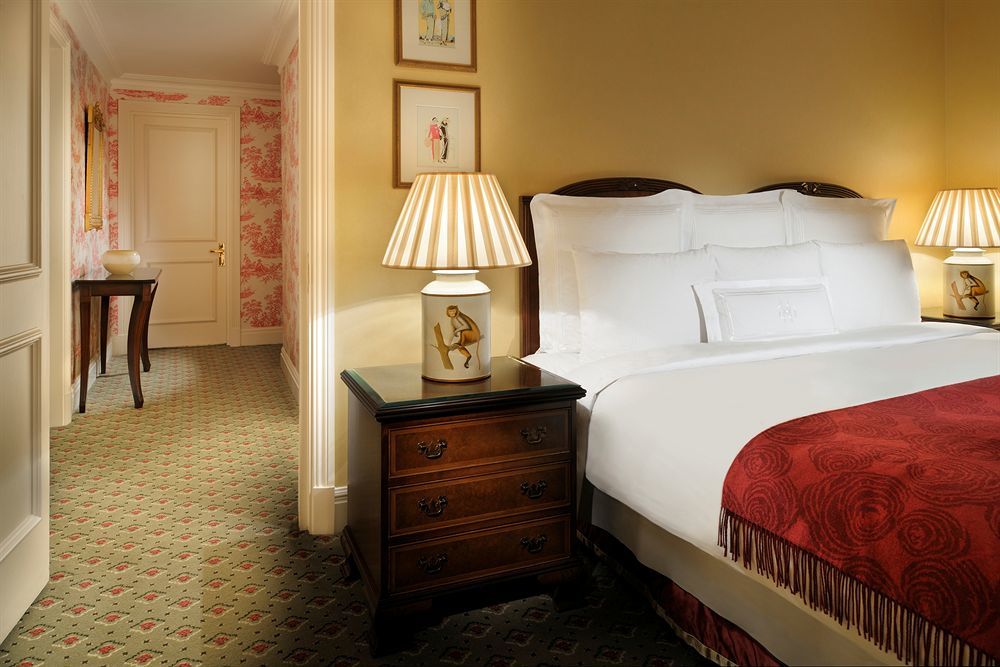 Hotel Jw Marriott Grosvenor House Londra Camera foto A guest room at the Ritz-Carlton, Boston